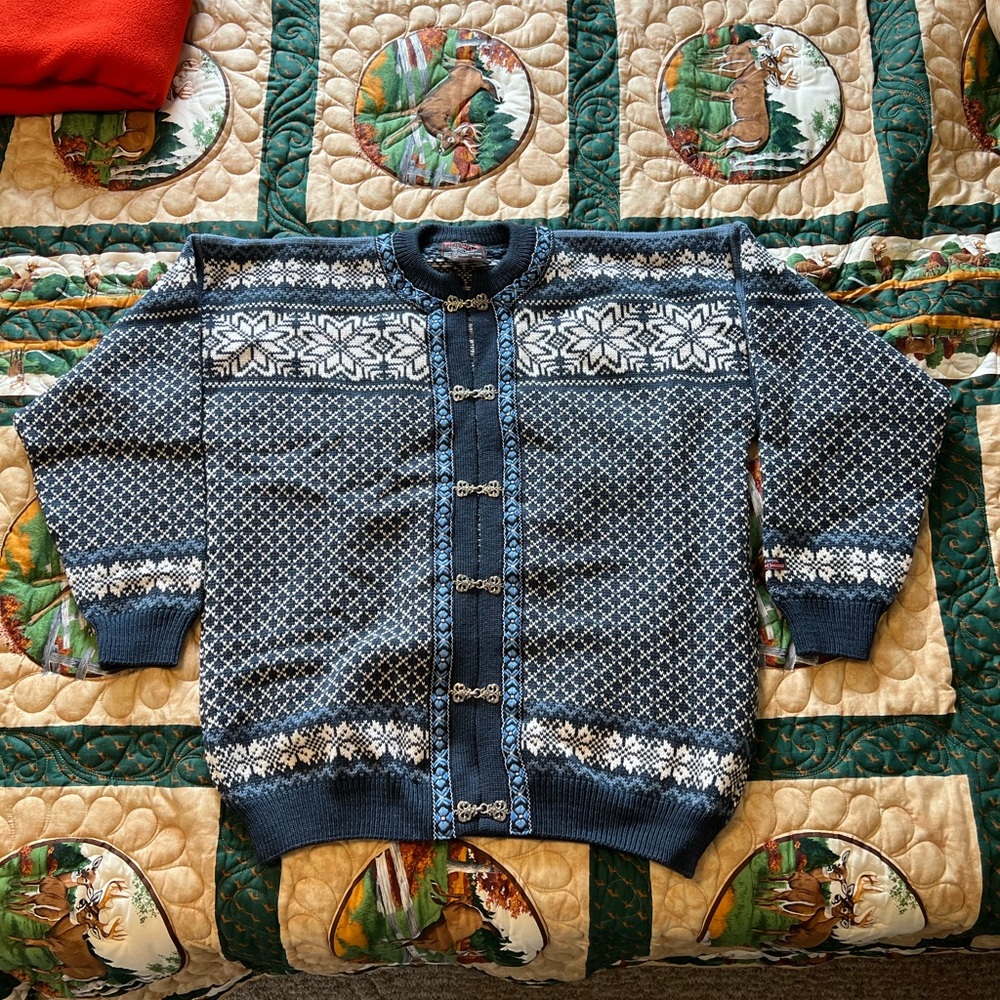 Sweater(Mens) knit by Norwood